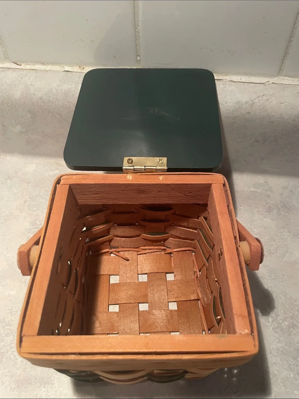 Cracker Barrel Handwoven Apple Accent Basket with Lid